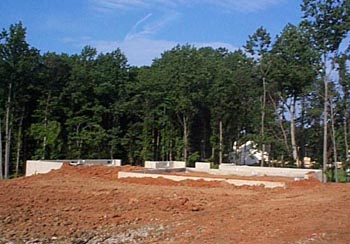 houseview8-2.jpg (31286 bytes)